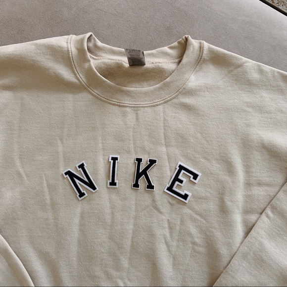 nike beige crewneck 🤍 - Picture 8 of 13